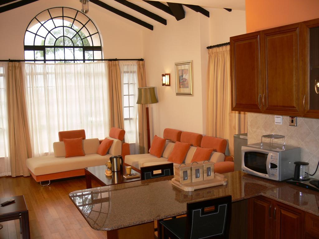 نيروبي Natural Oak Apartments الغرفة الصورة